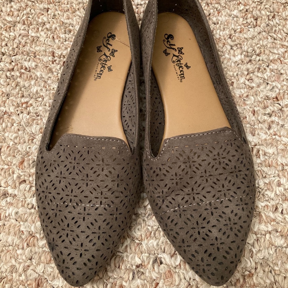 Flats - Picture 2 of 3